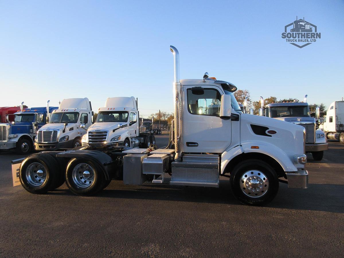 Used 2022 PETERBILT 567