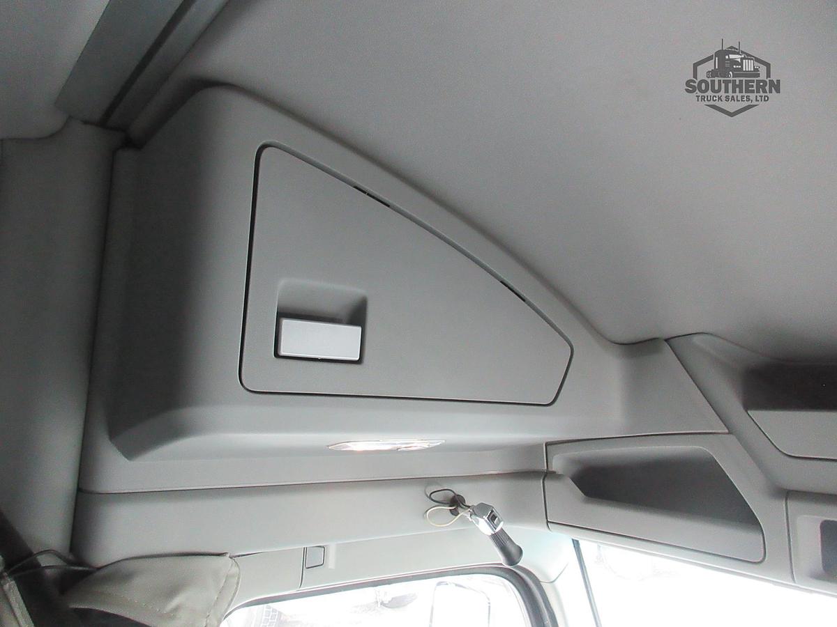 Used 2023 KENWORTH T880