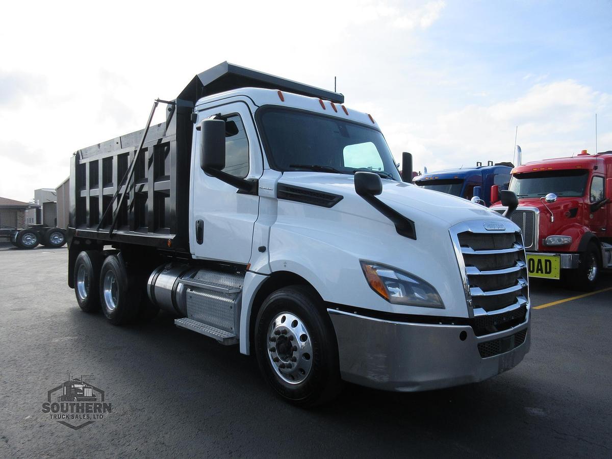 Used 2019 FREIGHTLINER CASCADIA 126