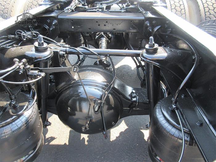 Used 2015 PETERBILT 389