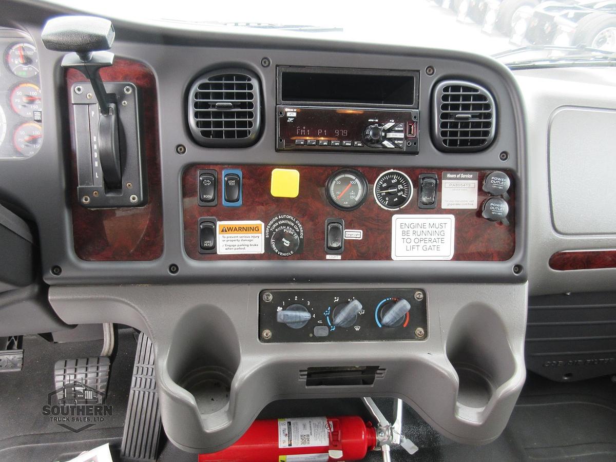 Used 2017 FREIGHTLINER BUSINESS CLASS M2 106