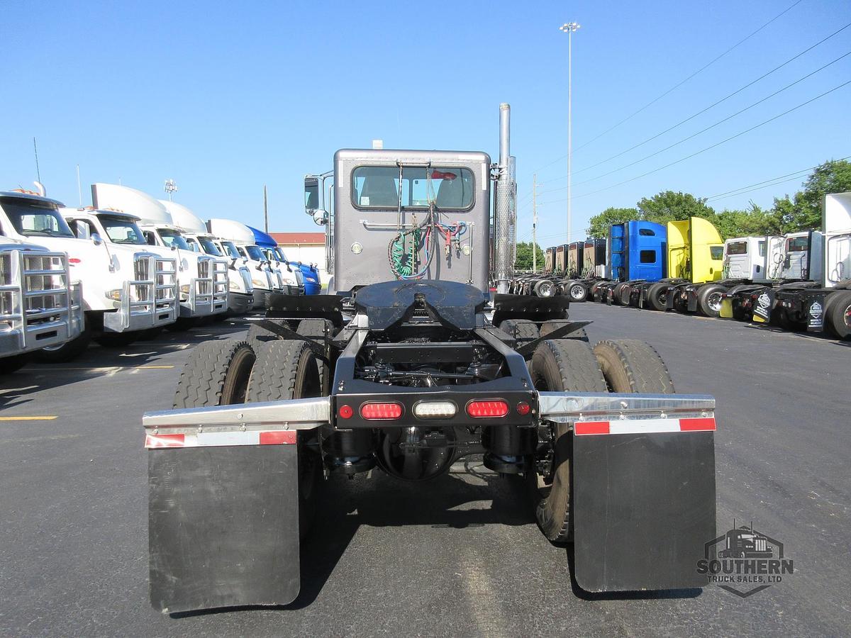 Used 2022 PETERBILT 389