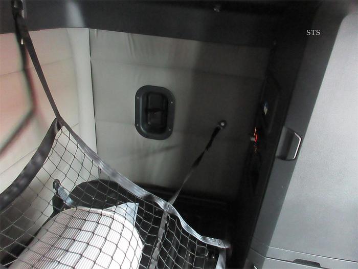 Used 2021 FREIGHTLINER CASCADIA 126