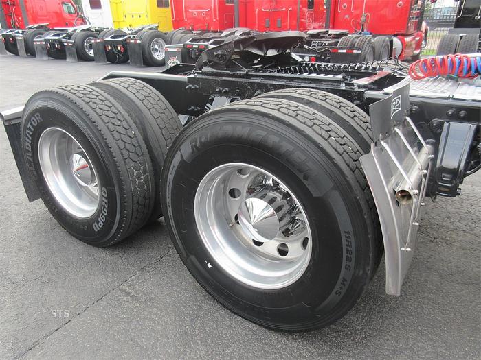 Used 2017 PETERBILT 389