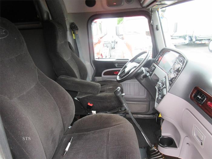 Used 2022 PETERBILT 389