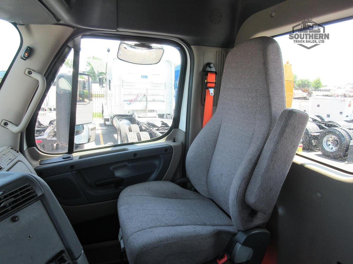 Used 2018 FREIGHTLINER CASCADIA 125