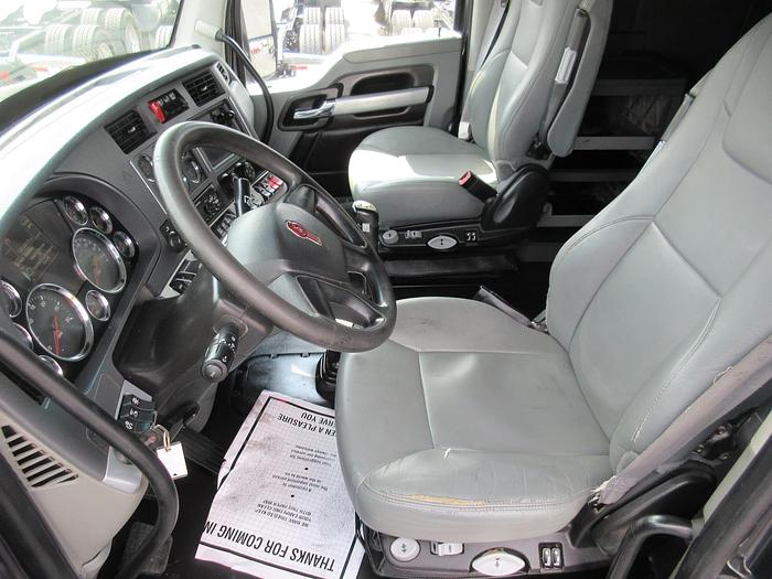 Used 2021 KENWORTH T880