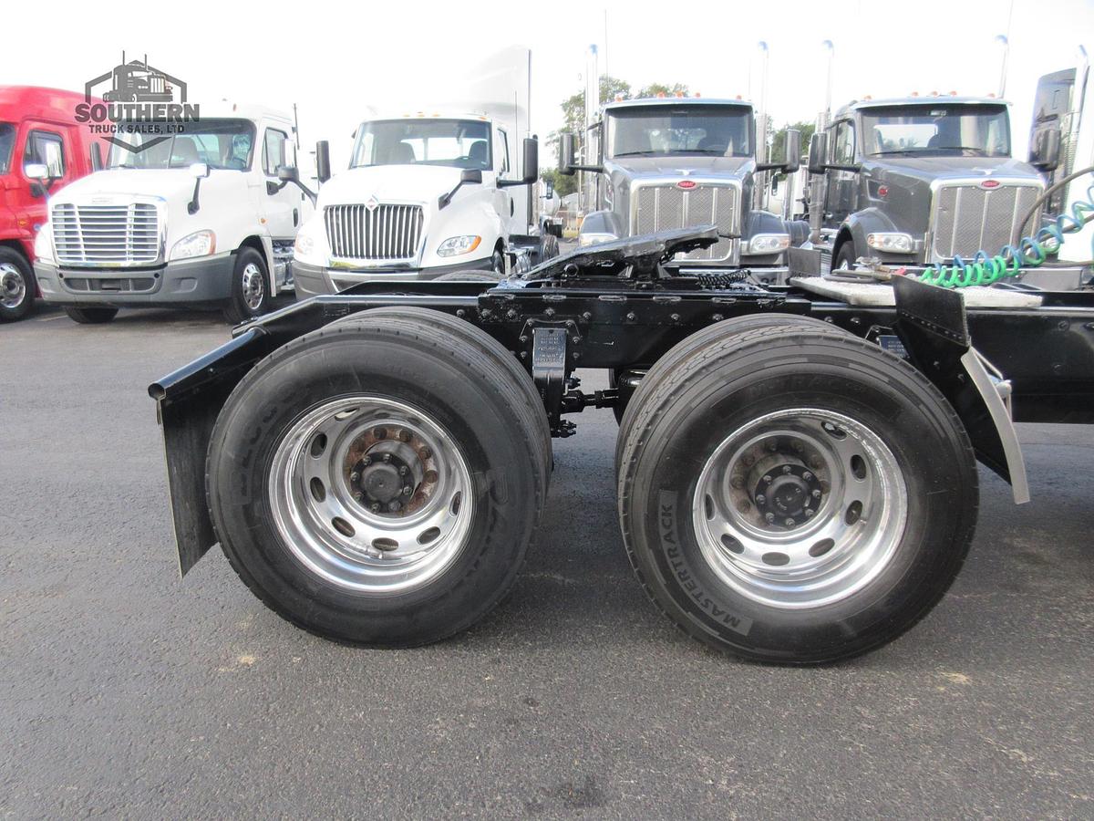 Used 2016 PETERBILT 389
