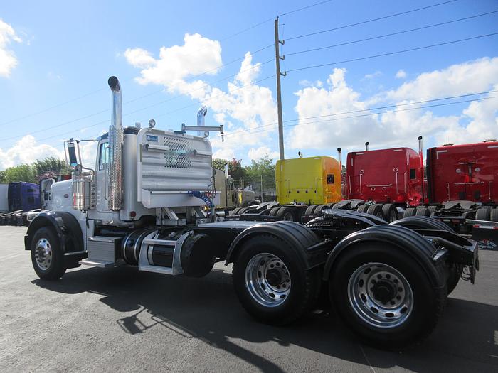 Used 2015 PETERBILT 389 - 6810