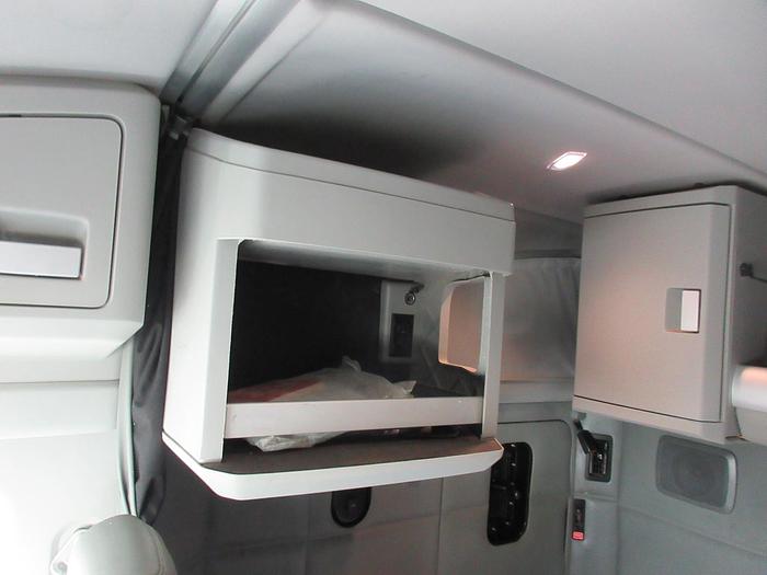 Used 2021 KENWORTH T880