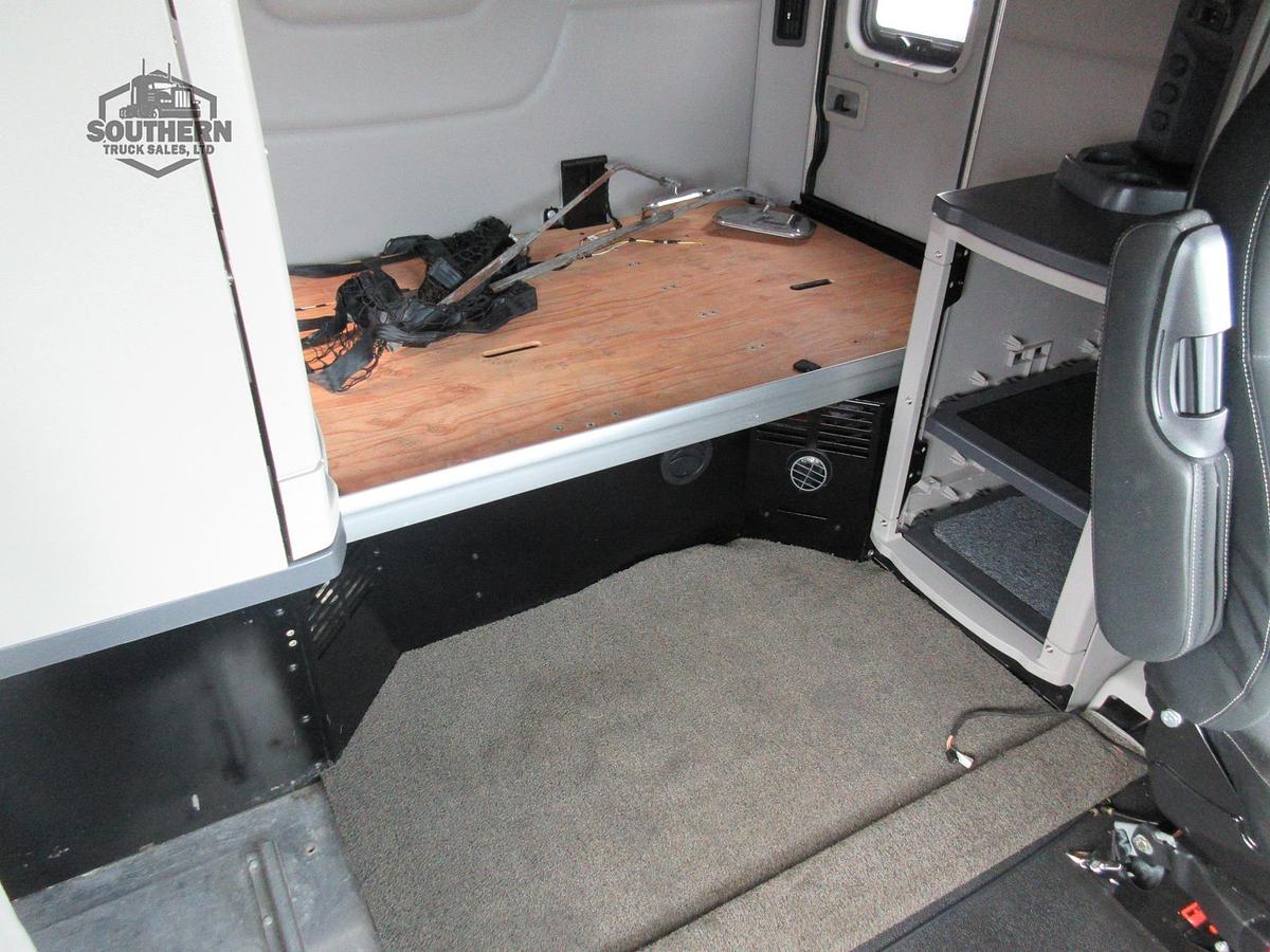 Used 2020 PETERBILT 567