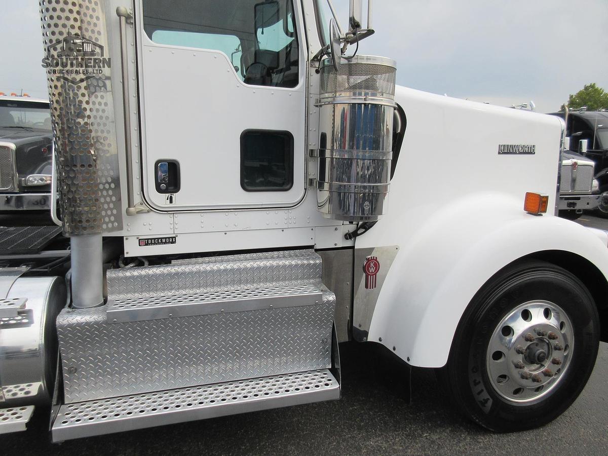 Used 2016 KENWORTH W900L