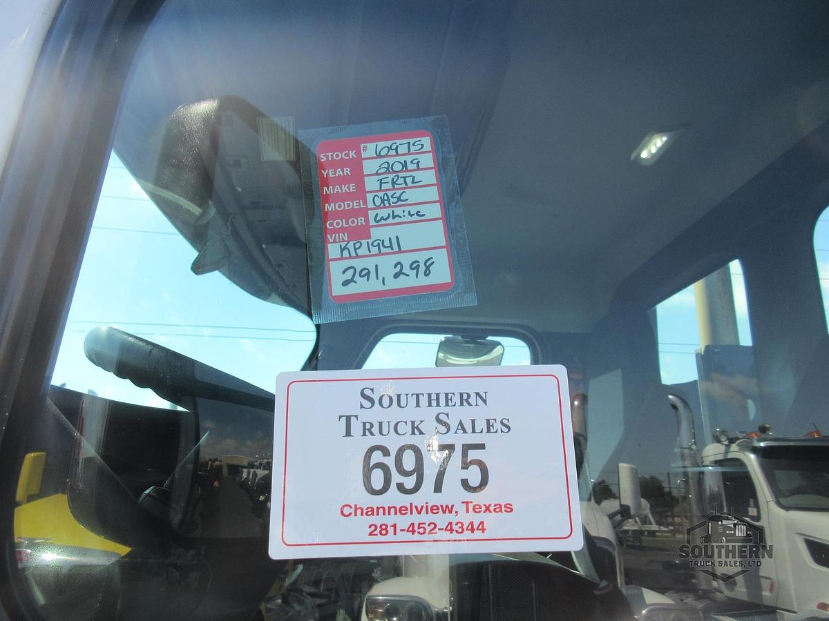 Used 2019 FREIGHTLINER CASCADIA 126