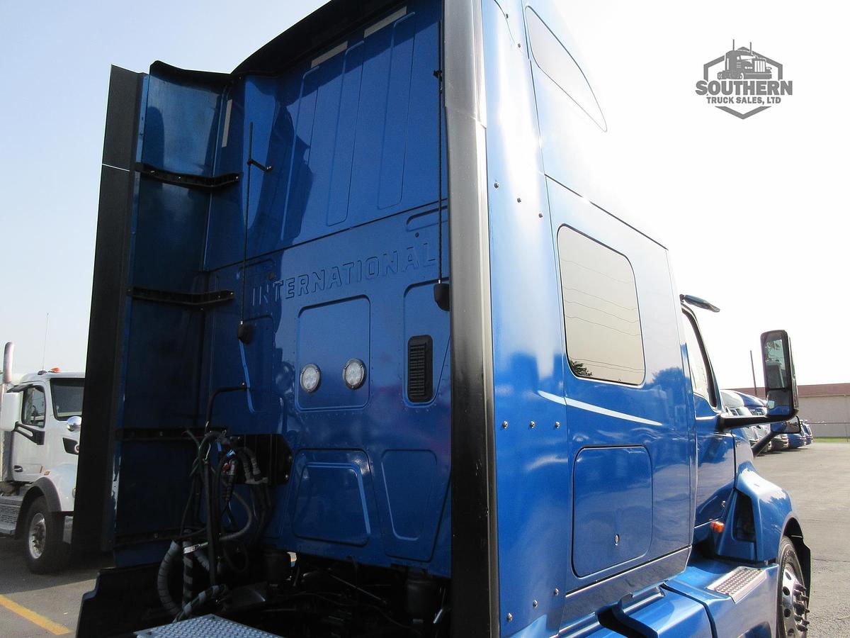 Used 2021 INTERNATIONAL LT
