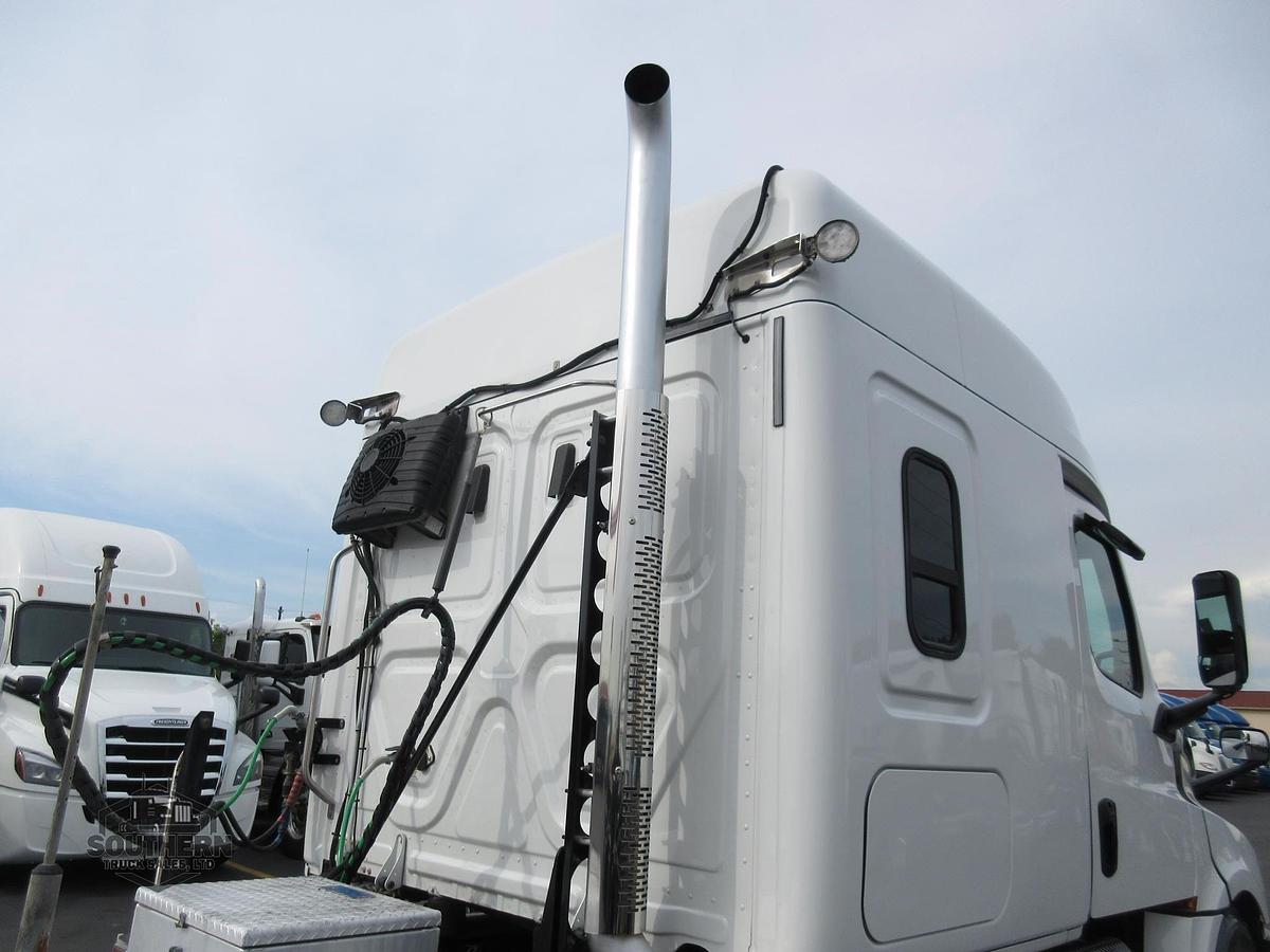 Used 2019 FREIGHTLINER CASCADIA 126