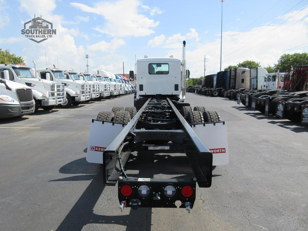 Used 2025 KENWORTH T880
