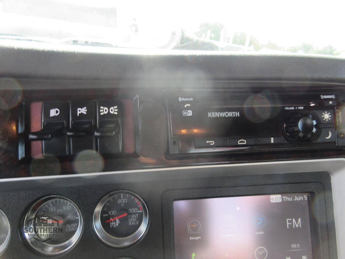 Used 2023 KENWORTH W900L
