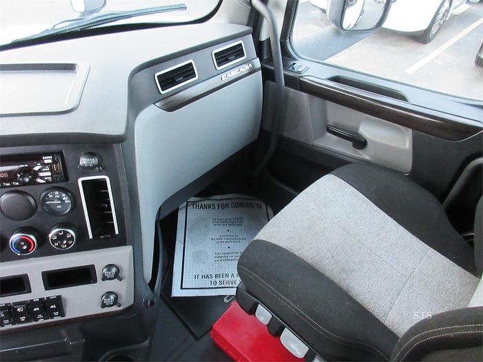 Used 2019 FREIGHTLINER CASCADIA 126