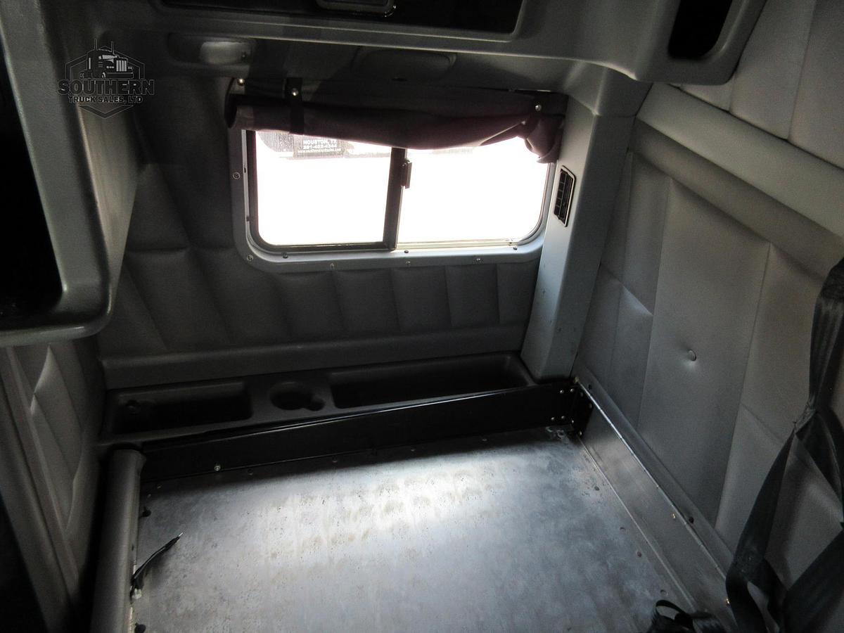 Used 2022 PETERBILT 389