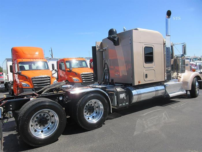 Used 2017 KENWORTH W900