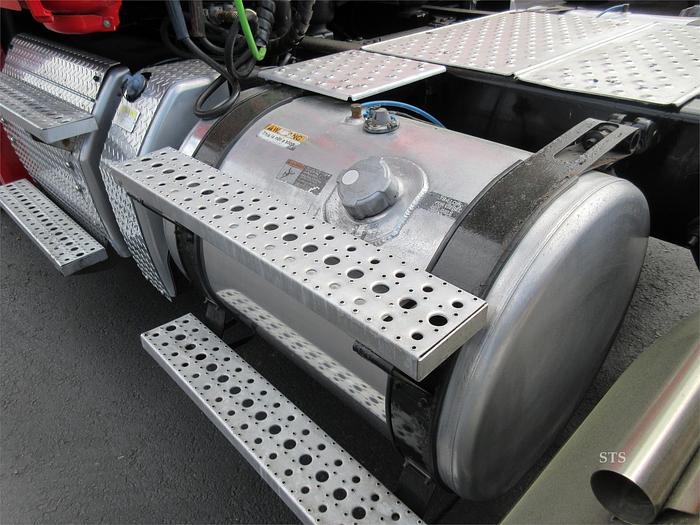 Used 2019 FREIGHTLINER CASCADIA 126