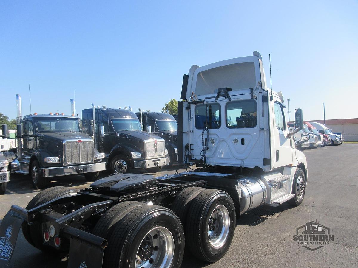 Used 2020 FREIGHTLINER CASCADIA 126