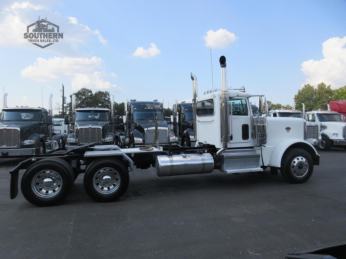 Used 2020 PETERBILT 389
