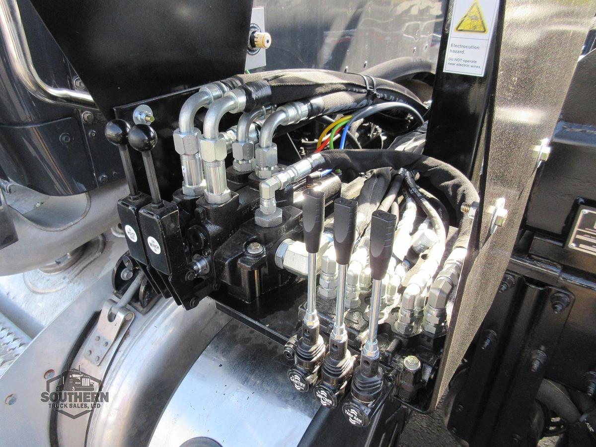 Used 2025 PETERBILT 567