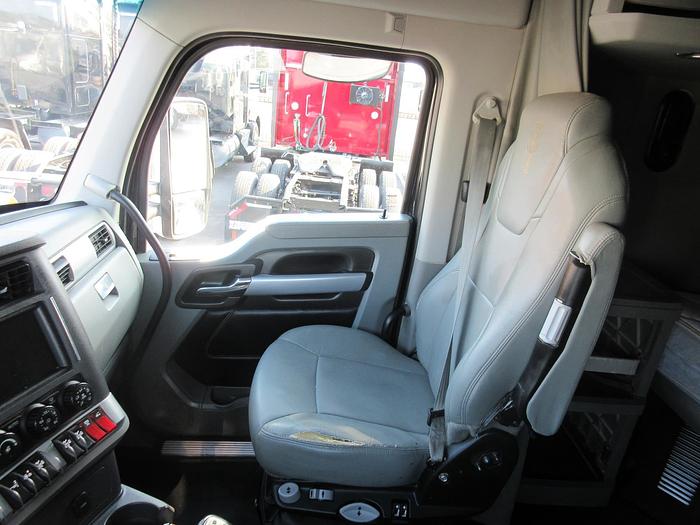 Used 2021 KENWORTH T880