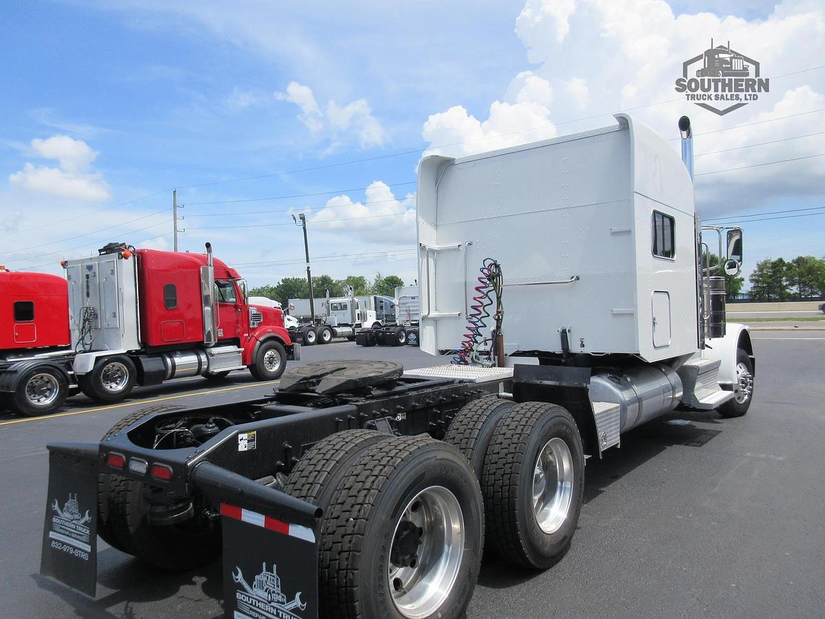 Used 2018 PETERBILT 389
