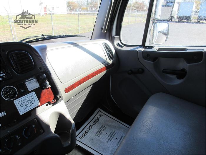 Used 2017 FREIGHTLINER BUSINESS CLASS M2 106