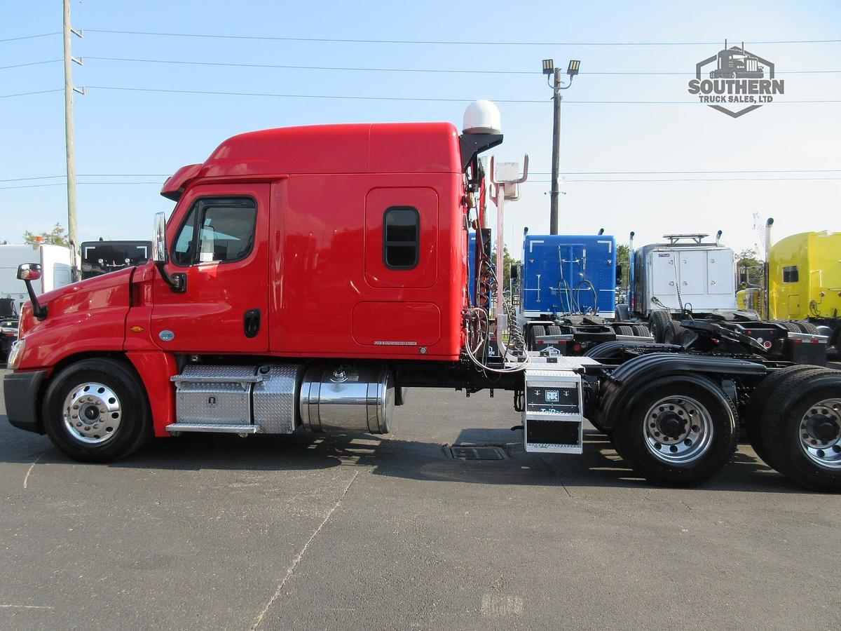 Used 2018 FREIGHTLINER CASCADIA 125