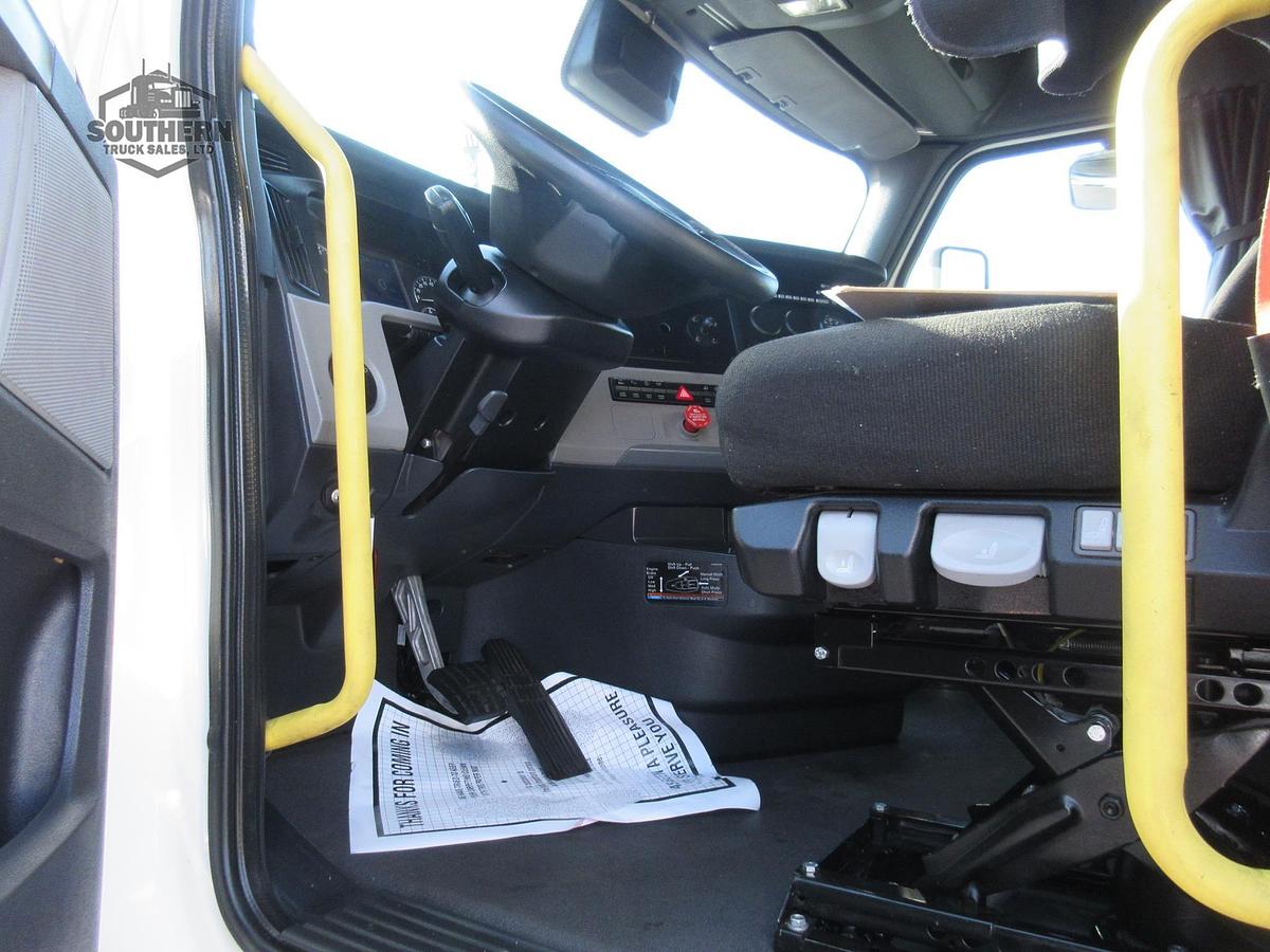 Used 2022 FREIGHTLINER CASCADIA 116