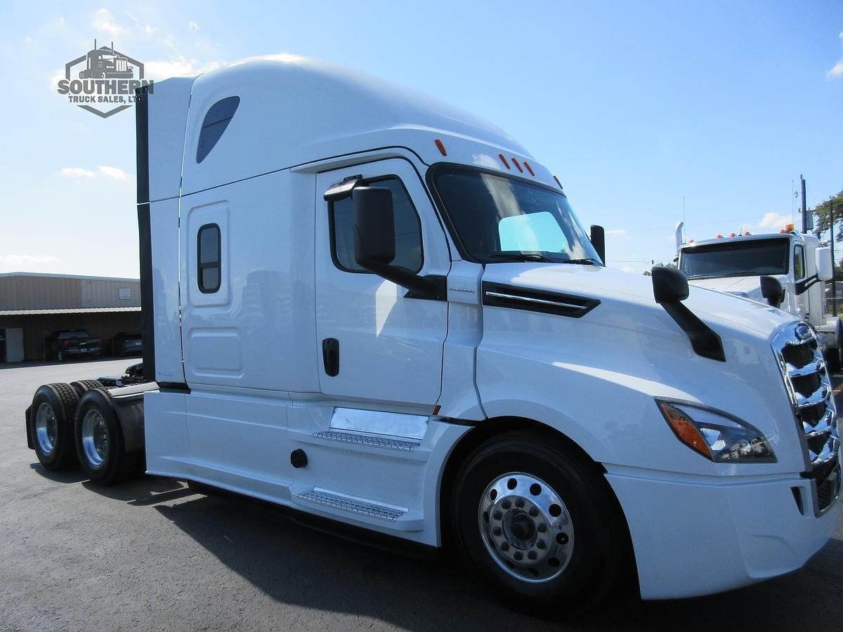 Used 2020 FREIGHTLINER CASCADIA 126