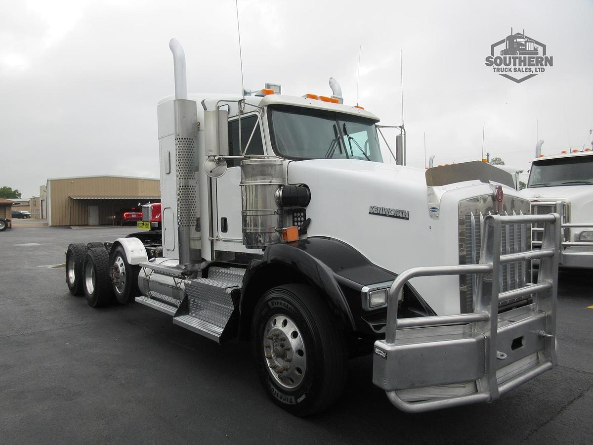 Used 2015 KENWORTH T800