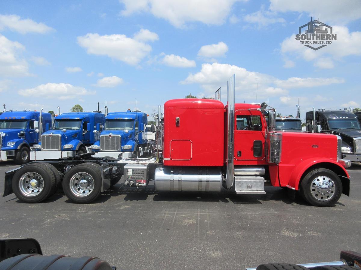 Used 2014 PETERBILT 389