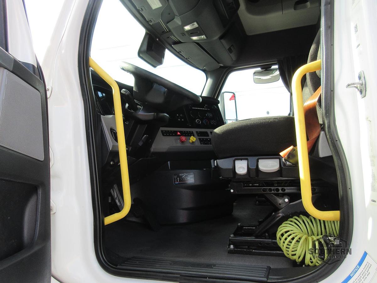 Used 2022 FREIGHTLINER CASCADIA 116
