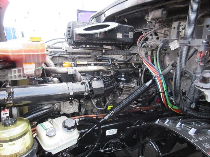 Used 2018 FREIGHTLINER CASCADIA 126