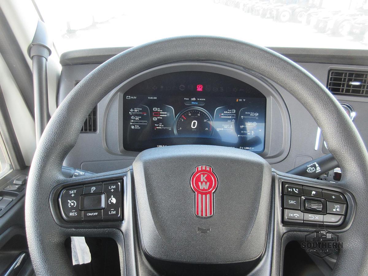 2025 KENWORTH T880