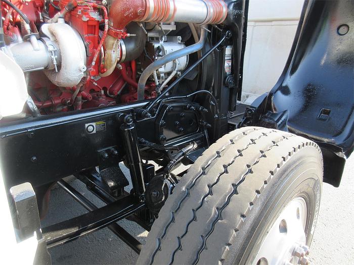 Used 2015 PETERBILT 365