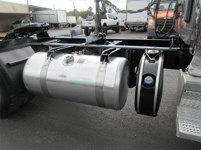 Used 2020 PETERBILT 567