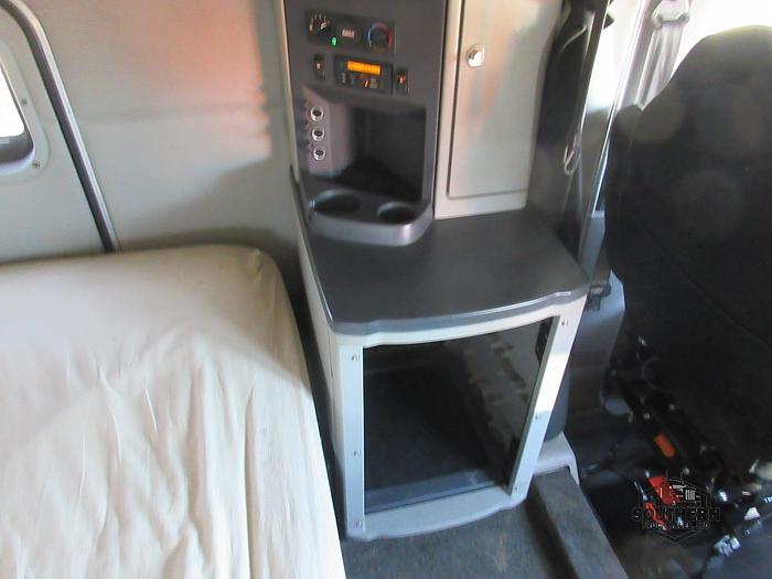 Used 2020 PETERBILT 567