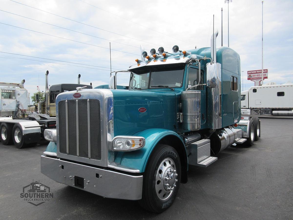 Used 2022 PETERBILT 389