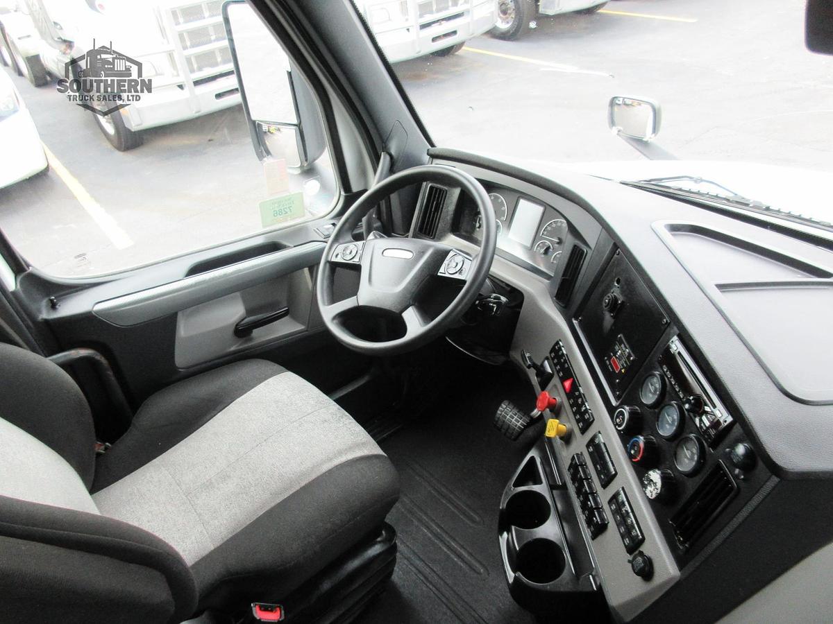 Used 2019 FREIGHTLINER CASCADIA 126