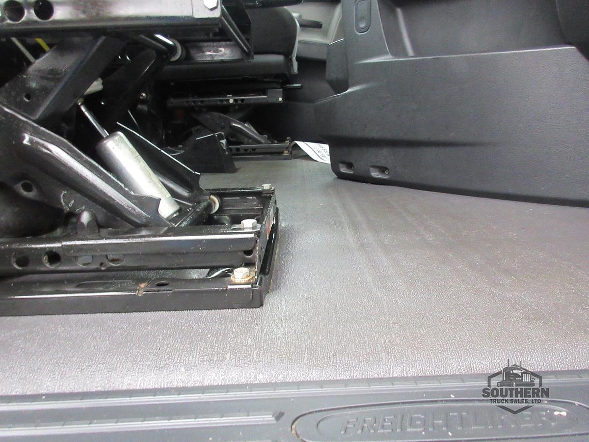 Used 2019 FREIGHTLINER CASCADIA 126