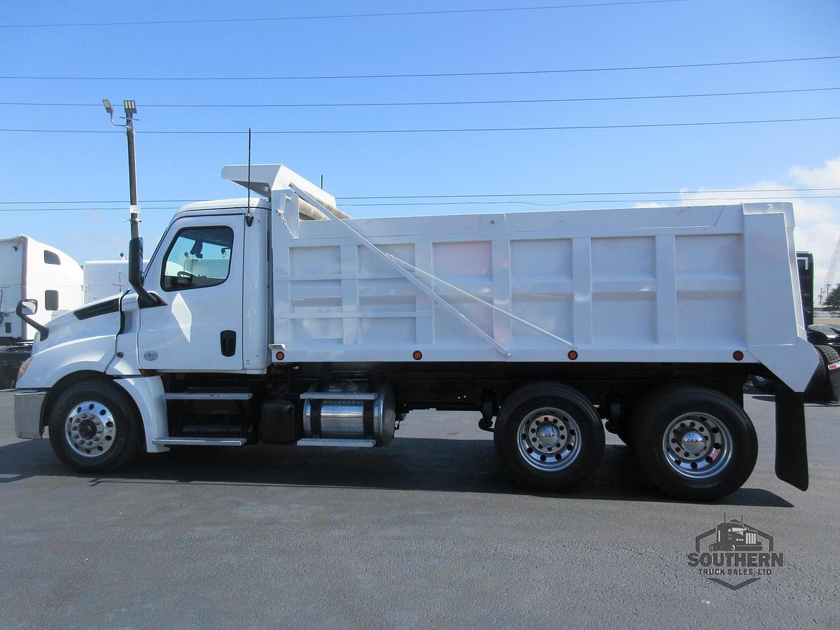 Used 2019 FREIGHTLINER CASCADIA 126