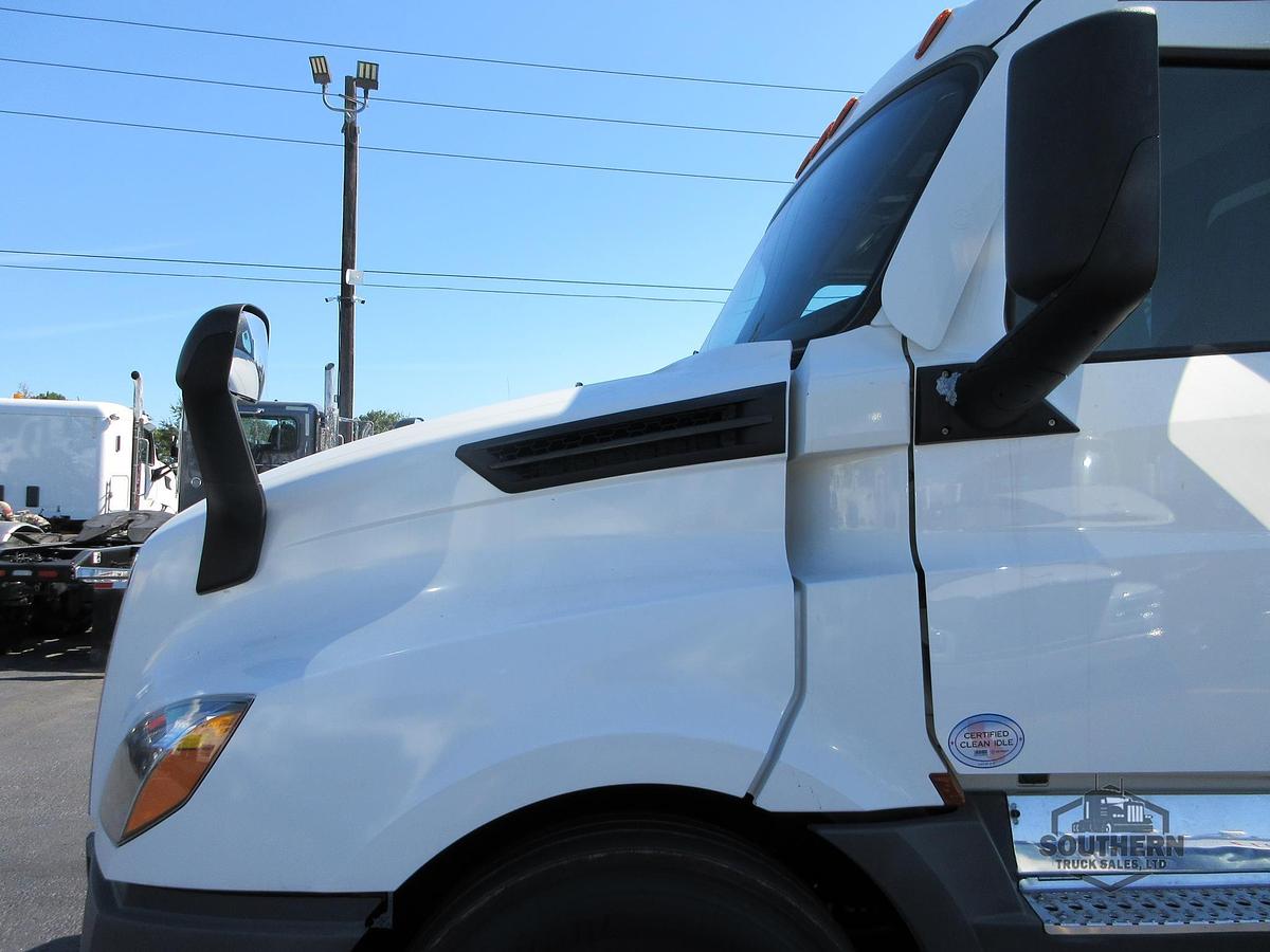 Used 2021 FREIGHTLINER CASCADIA 116