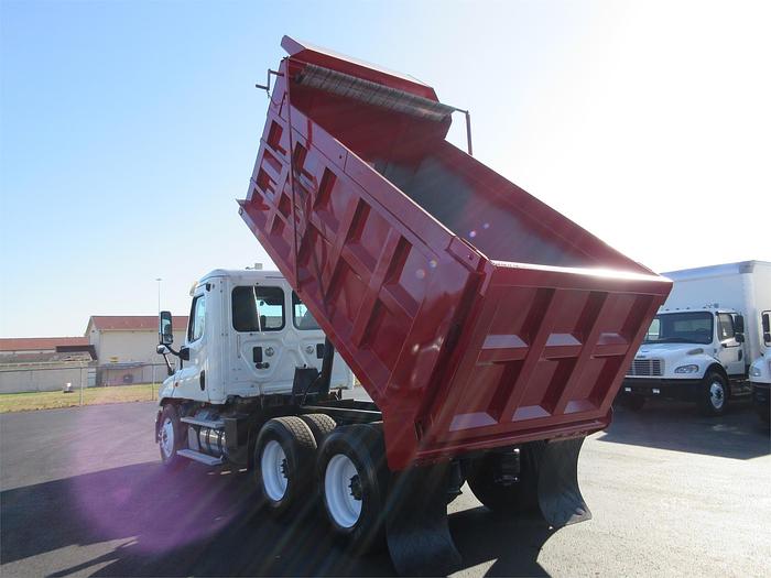 Used 2016 FREIGHTLINER CASCADIA 125