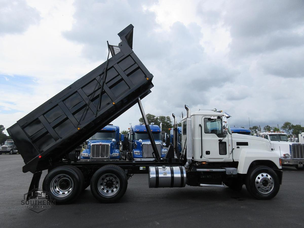 Used 2023 MACK PINNACLE 64T
