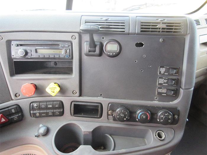 Used 2017 FREIGHTLINER CASCADIA 125